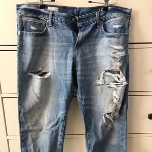 Gap 31 Petite Shredded Capri Jeans